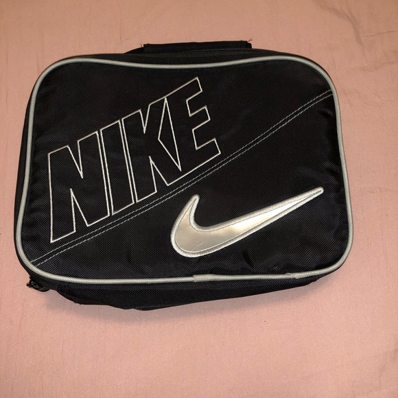 Lunch box - Picture 1 of 2